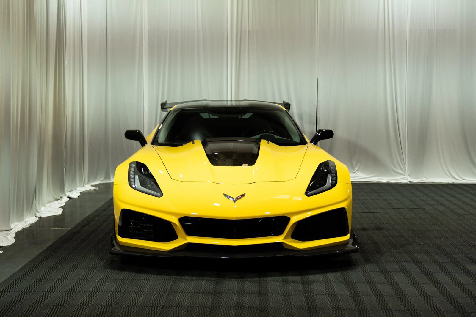Used 2019 Chevrolet Corvette ZR1 RWD image 3