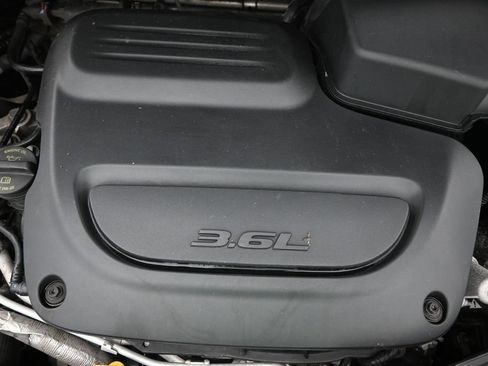 Used 2022 Chrysler Pacifica Touring-L FWD image 43