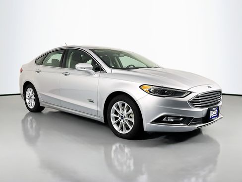Used 2017 Ford Fusion Energi SE FWD image 3