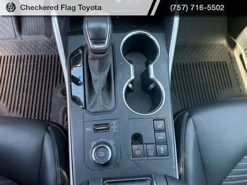 Used 2024 Toyota Highlander XSE image 17