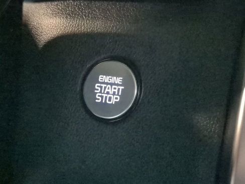 Used 2023 Kia Sorento S w/ Panoramic Sunroof Package image 25