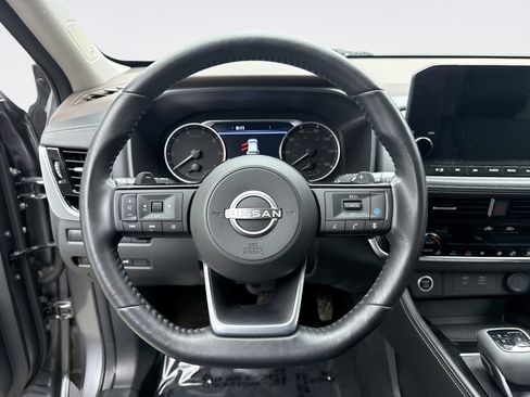 Used 2023 Nissan Rogue SL w/ SL Premium Package image 12