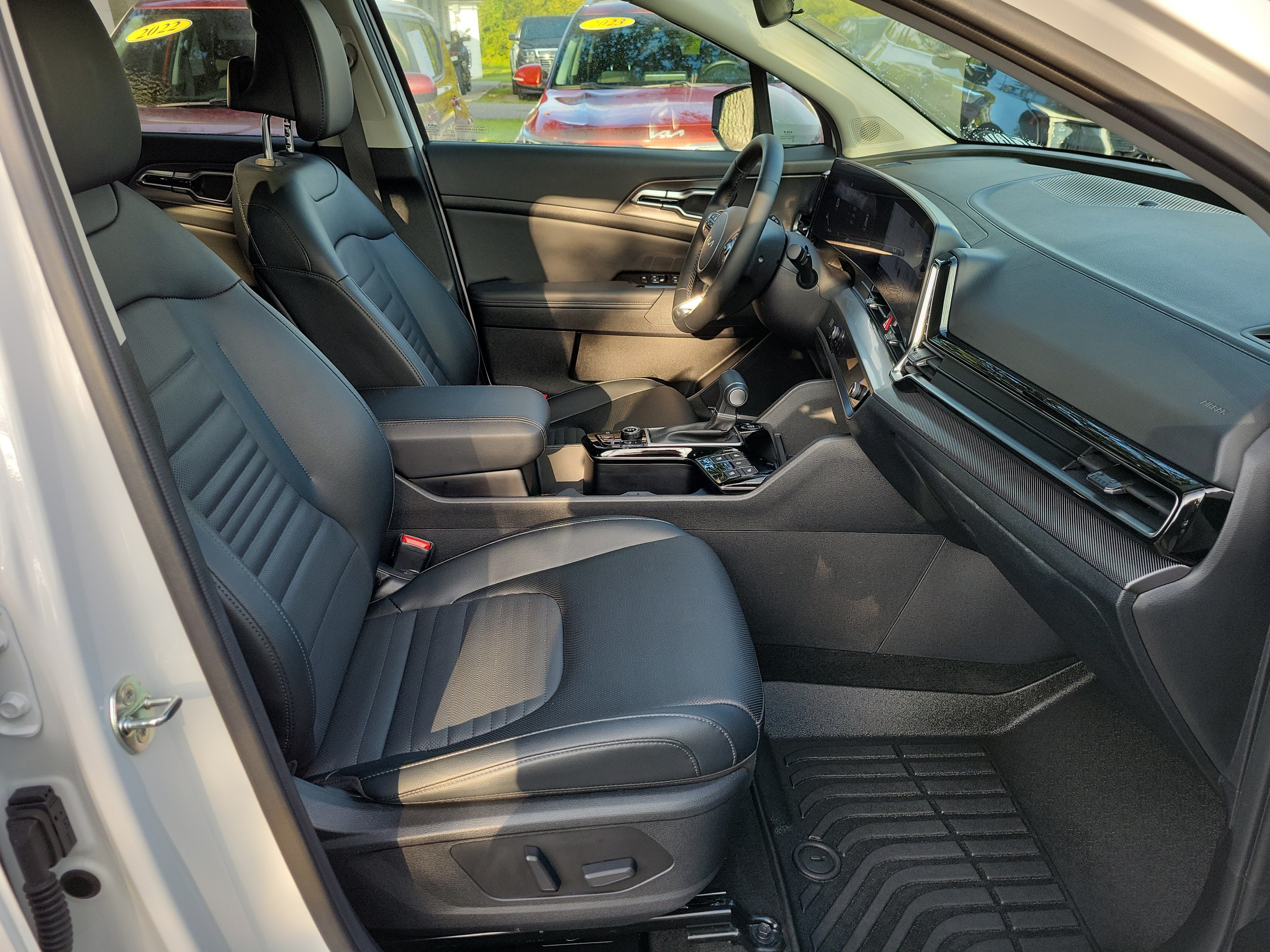 Certified 2025 Kia Sportage SX AWD/4WD image 7