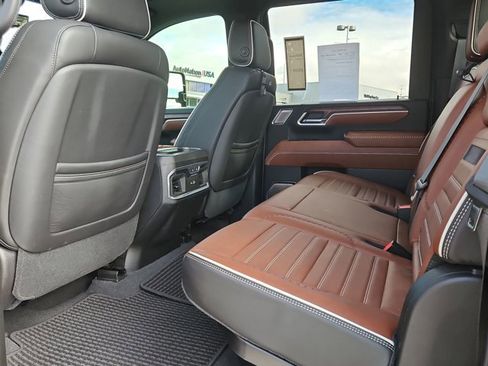 Used 2024 GMC Sierra 3500 Denali Ultimate image 19