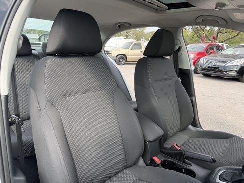 Used 2012 Volkswagen Jetta S image 18