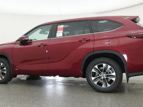 New 2026 Toyota Highlander XLE image 20