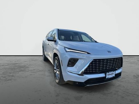 Used 2025 Buick Enclave Avenir w/ Trailering Package, 5000 lbs. image 2