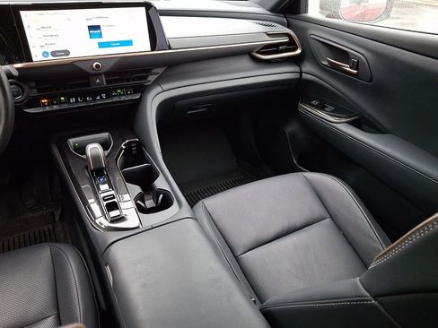 Used 2025 Toyota Crown Signia AWD/4WD image 16