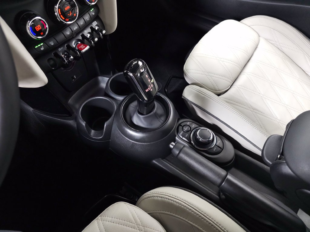 Used 2024 MINI Cooper S w/ Signature Upholstery Package FWD image 25