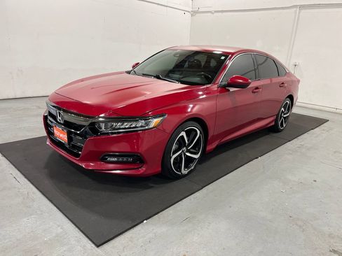 Used 2018 Honda Accord Sport image 3