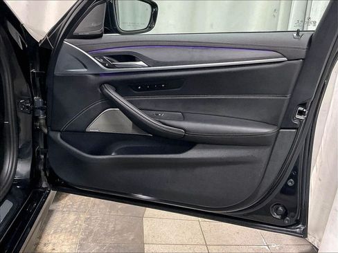 Used 2022 BMW M550i xDrive w/ Executive Package AWD/4WD image 12