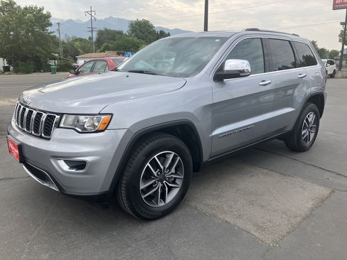 Used 2021 Jeep Grand Cherokee Limited image 2