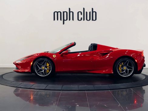 Used 2021 Ferrari F8 Spider image 2