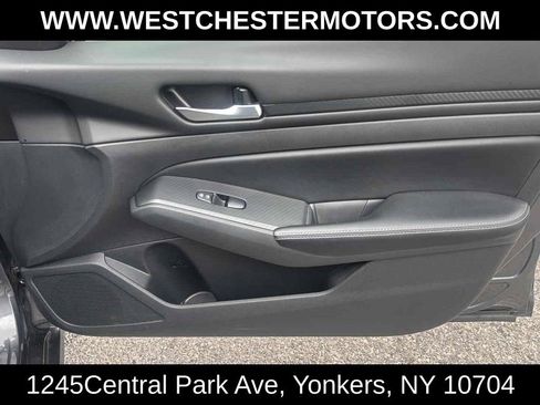 Used 2024 Nissan Altima 2.5 SV FWD image 13