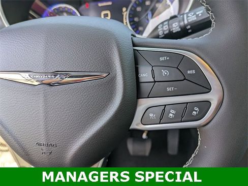 New 2026 Chrysler Pacifica Select image 15