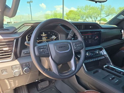 Used 2025 GMC Sierra 2500 Denali Ultimate w/ Max Trailering Package AWD/4WD image 10