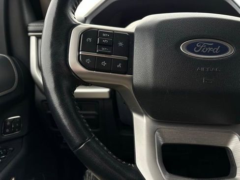 Used 2024 Ford Expedition XLT image 33