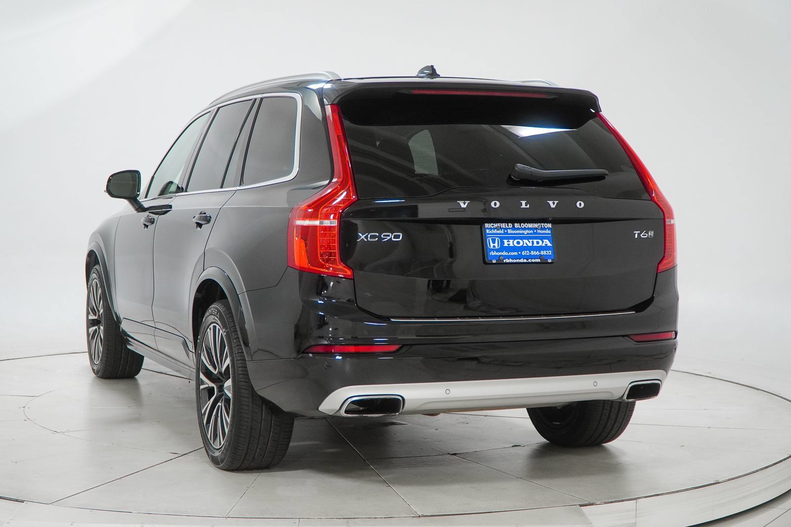 Used 2020 Volvo XC90 T6 Momentum w/ Protection Package Premier AWD/4WD image 7