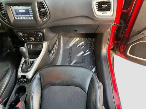 Used 2018 Jeep Compass Latitude w/ Popular Equipment Group image 17