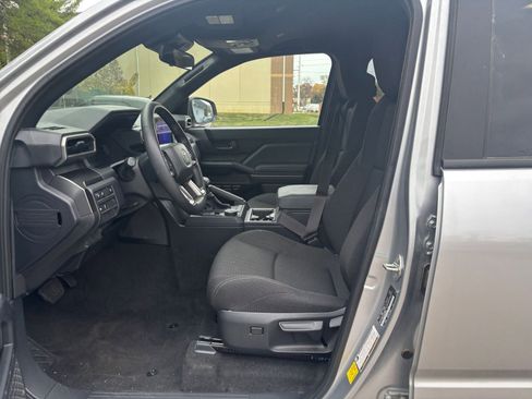 Used 2025 Toyota 4Runner SR5 image 24