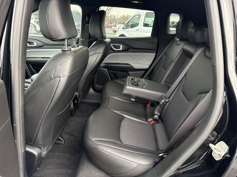 Used 2024 Jeep Compass Latitude w/ Convenience Group image 26