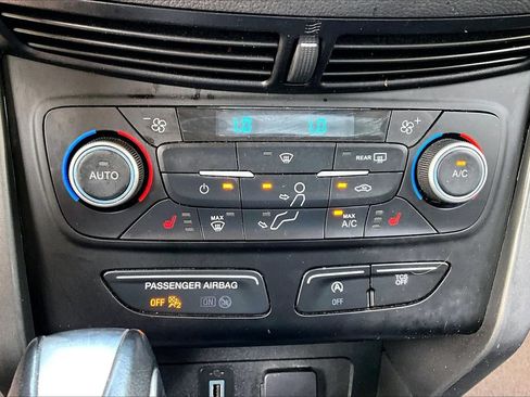 Used 2019 Ford Escape SEL AWD/4WD image 25