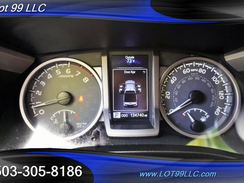 Used 2017 Toyota Tacoma SR5 w/ Tow Package AWD/4WD image 27