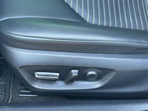 Used 2024 Toyota Camry SE w/ Convenience Package image 17