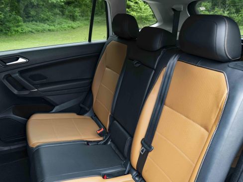 Used 2018 Volkswagen Tiguan SE image 17