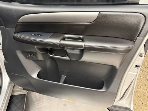 Used 2012 Nissan Armada SV AWD/4WD image 22