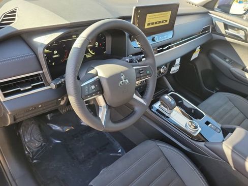 New 2026 Mitsubishi Outlander SE image 22