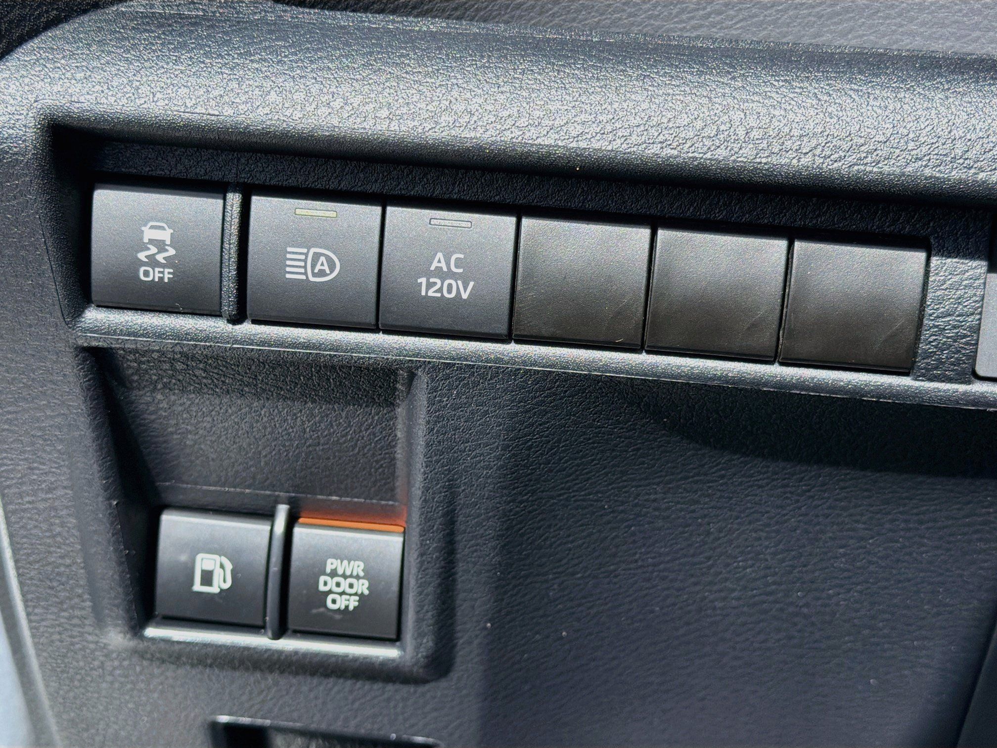 Used 2024 Toyota Sienna XSE w/ XSE Plus Package FWD image 37