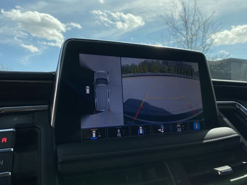 Used 2021 Chevrolet Tahoe Z71 image 35