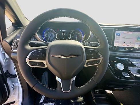 New 2026 Chrysler Pacifica Select image 12