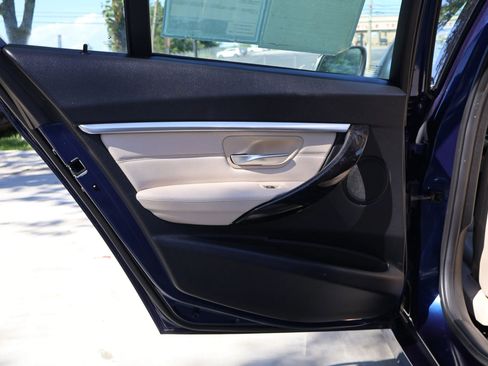 Used 2017 BMW 330i Sedan w/ Premium Package image 33