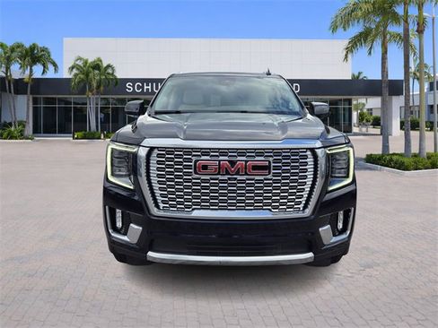 Used 2023 GMC Yukon Denali image 2