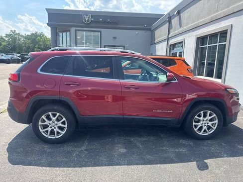 Used 2016 Jeep Cherokee Latitude w/ Comfort/Convenience Group AWD/4WD image 9