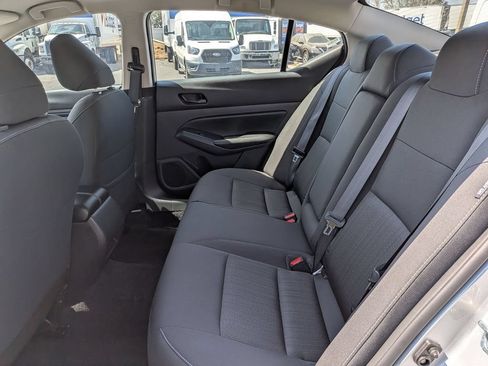 Used 2025 Nissan Altima 2.5 SV FWD image 24
