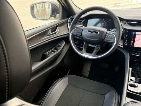 New 2026 Jeep Grand Cherokee Altitude image 32