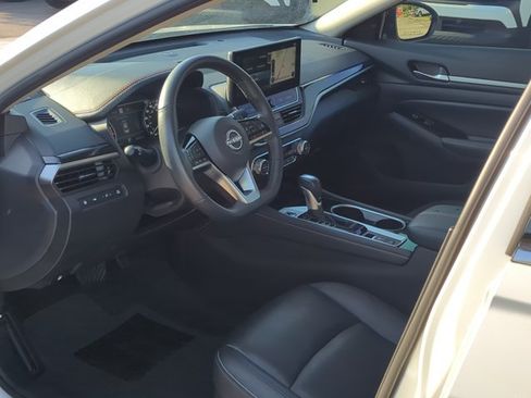 Used 2024 Nissan Altima 2.0 SR FWD image 11