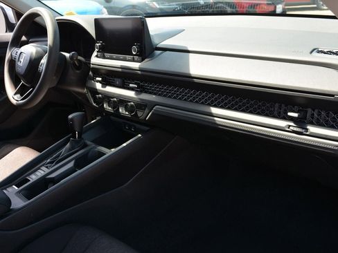 Used 2023 Honda Accord EX image 20