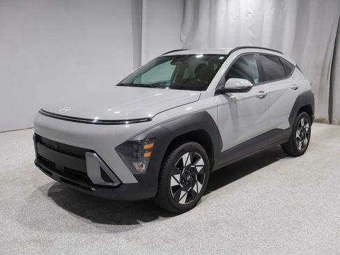 Used 2024 Hyundai Kona SEL AWD/4WD image 5