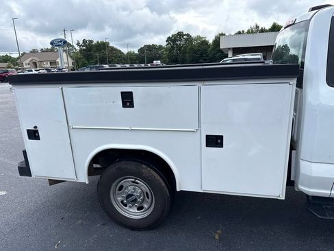 Used 2023 Ford F250 XL w/ XL Driver Assist Package AWD/4WD image 3