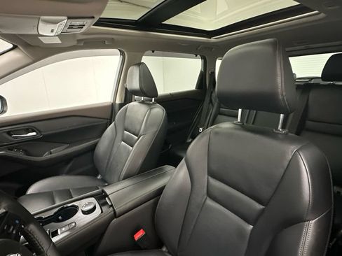 Certified 2022 Nissan Rogue SL w/ SL Premium Package AWD/4WD image 9
