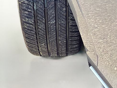 Used 2024 Genesis GV70 2.5T w/ Sport Prestige Package image 44