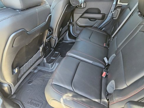 New 2025 Jeep Wrangler Unlimited Rubicon image 31