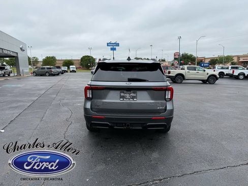 Used 2025 Ford Explorer ST-Line w/ Premium Package AWD/4WD image 4