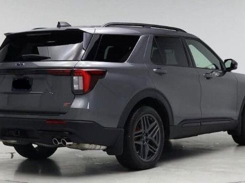 Used 2025 Ford Explorer ST w/ Sun And Sound Package image 8