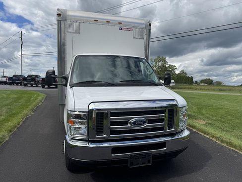 Used 2019 Ford E-450 and Econoline 450 Super Duty w/ Power Windows & Locks Group RWD image 6