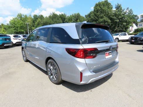 New 2026 Honda Odyssey Touring image 4
